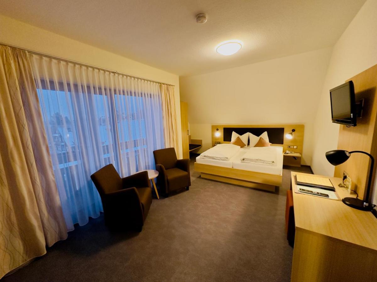 לאוף Hotel Zur Linde מראה חיצוני תמונה