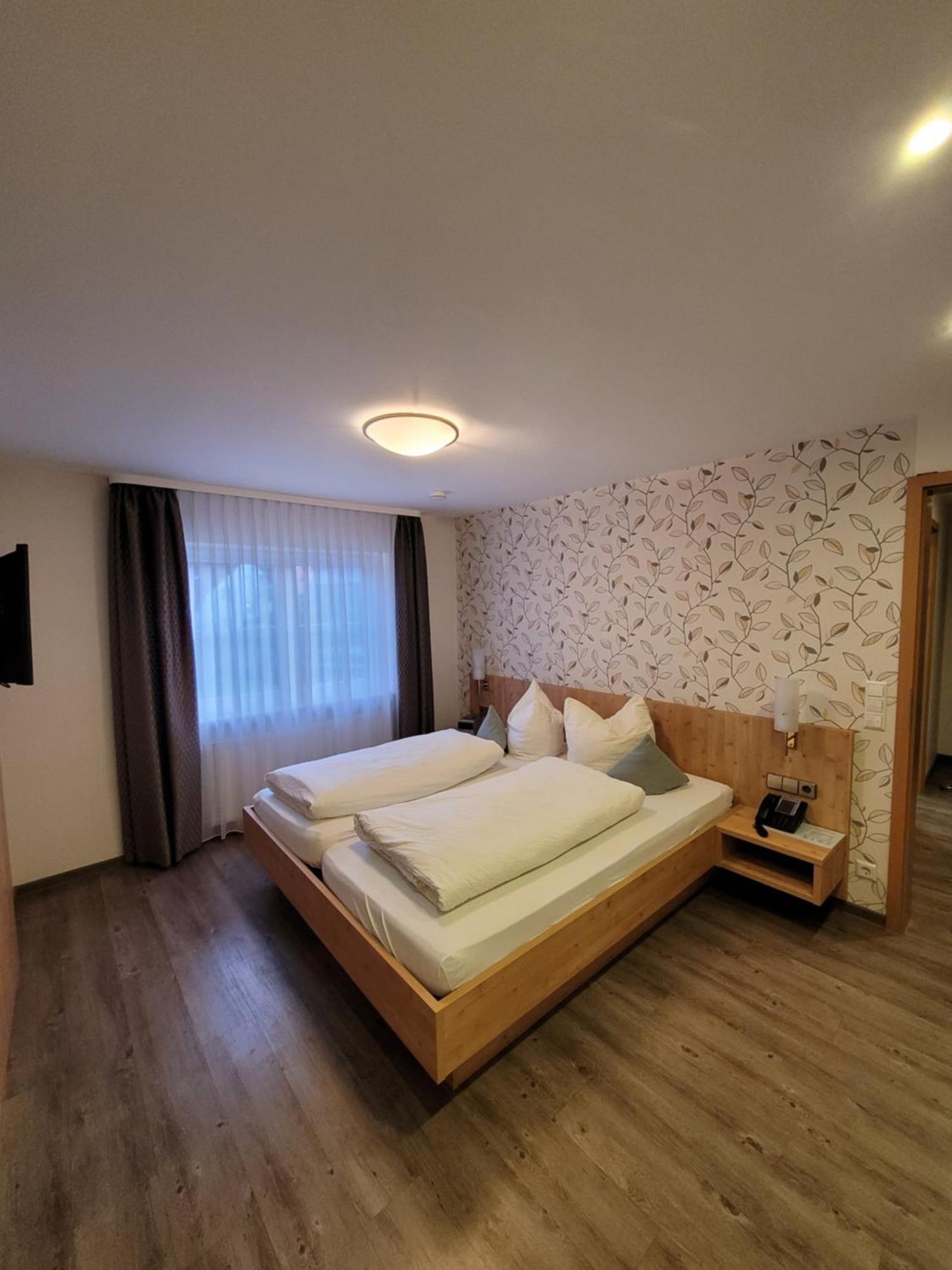 לאוף Hotel Zur Linde מראה חיצוני תמונה