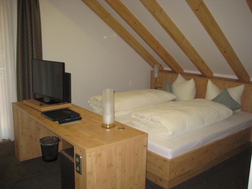 לאוף Hotel Zur Linde מראה חיצוני תמונה