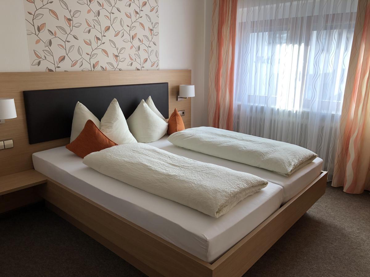 לאוף Hotel Zur Linde מראה חיצוני תמונה