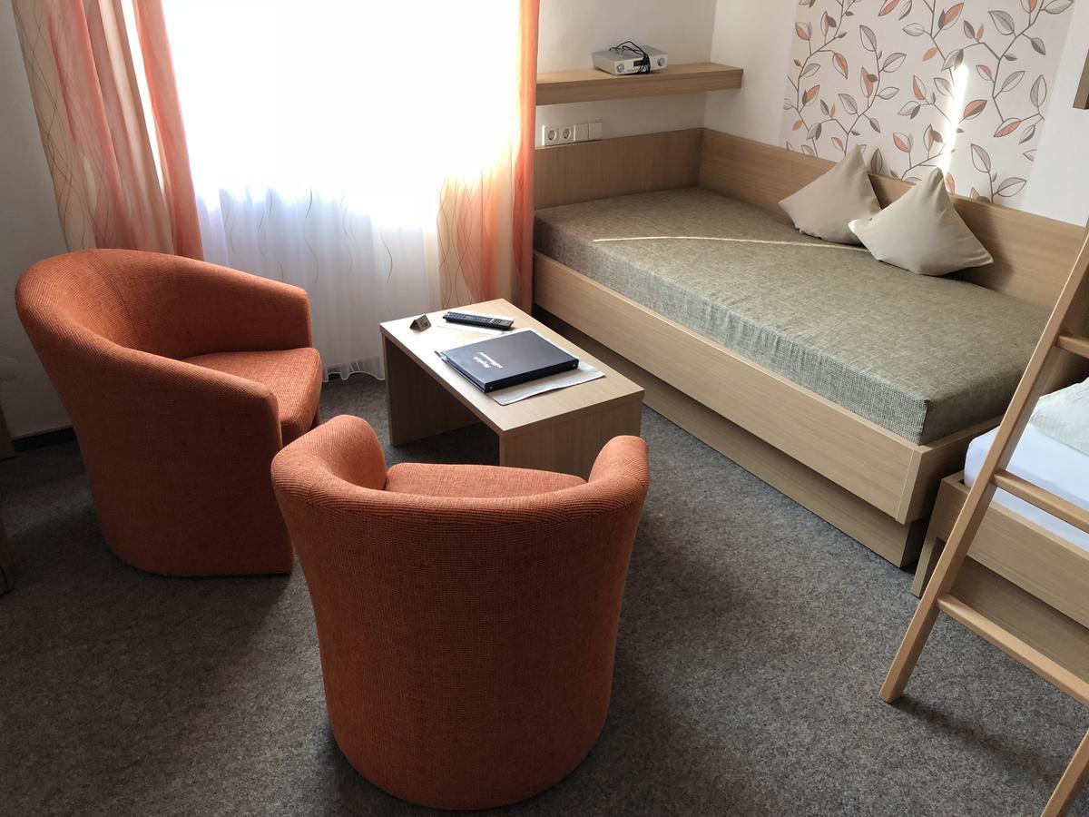לאוף Hotel Zur Linde מראה חיצוני תמונה