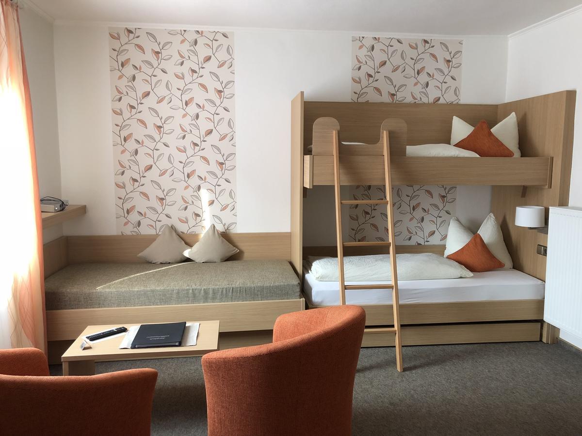 לאוף Hotel Zur Linde מראה חיצוני תמונה