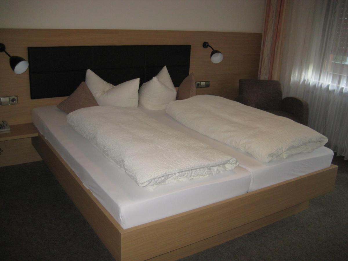 לאוף Hotel Zur Linde מראה חיצוני תמונה
