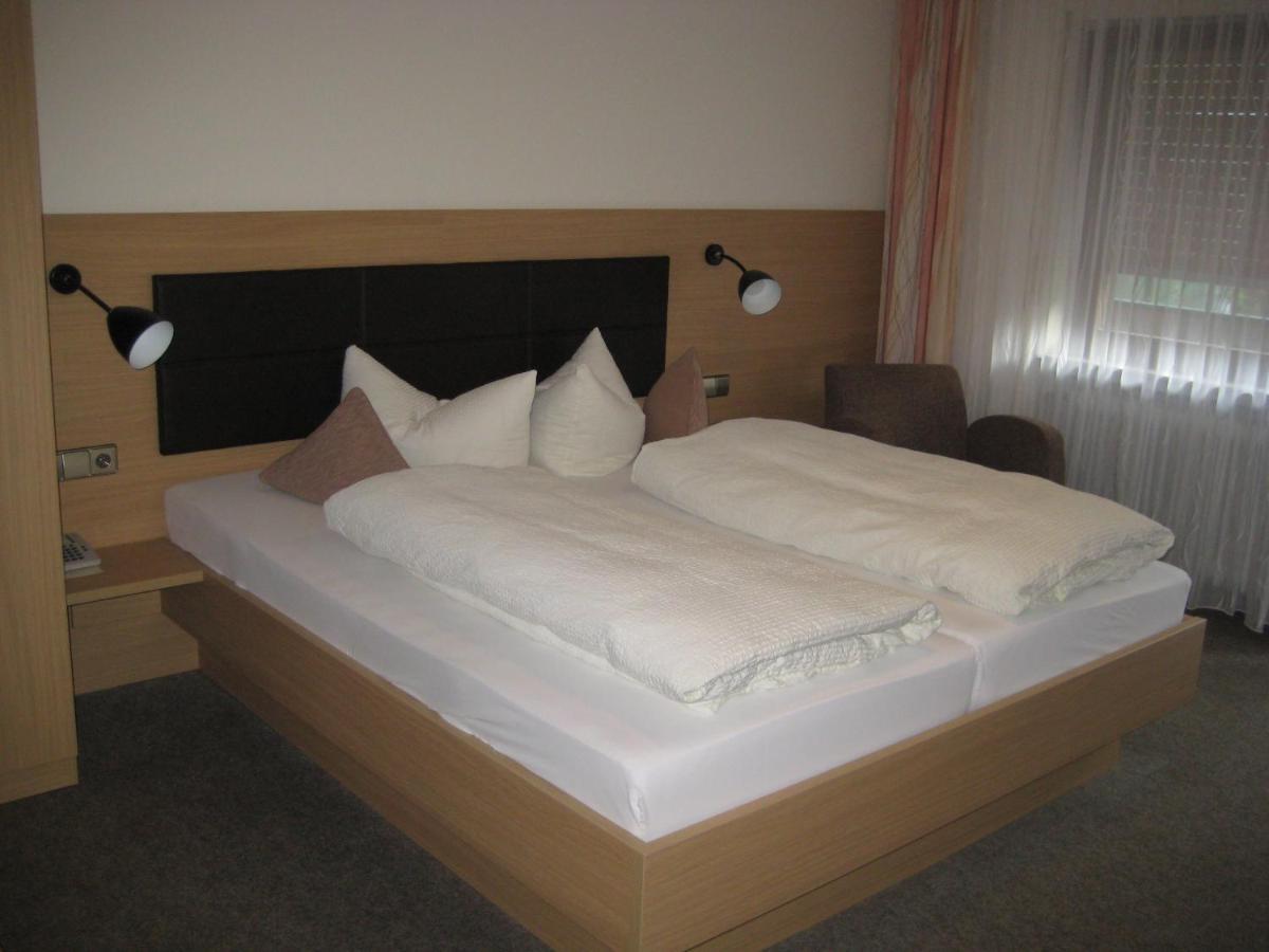 לאוף Hotel Zur Linde מראה חיצוני תמונה