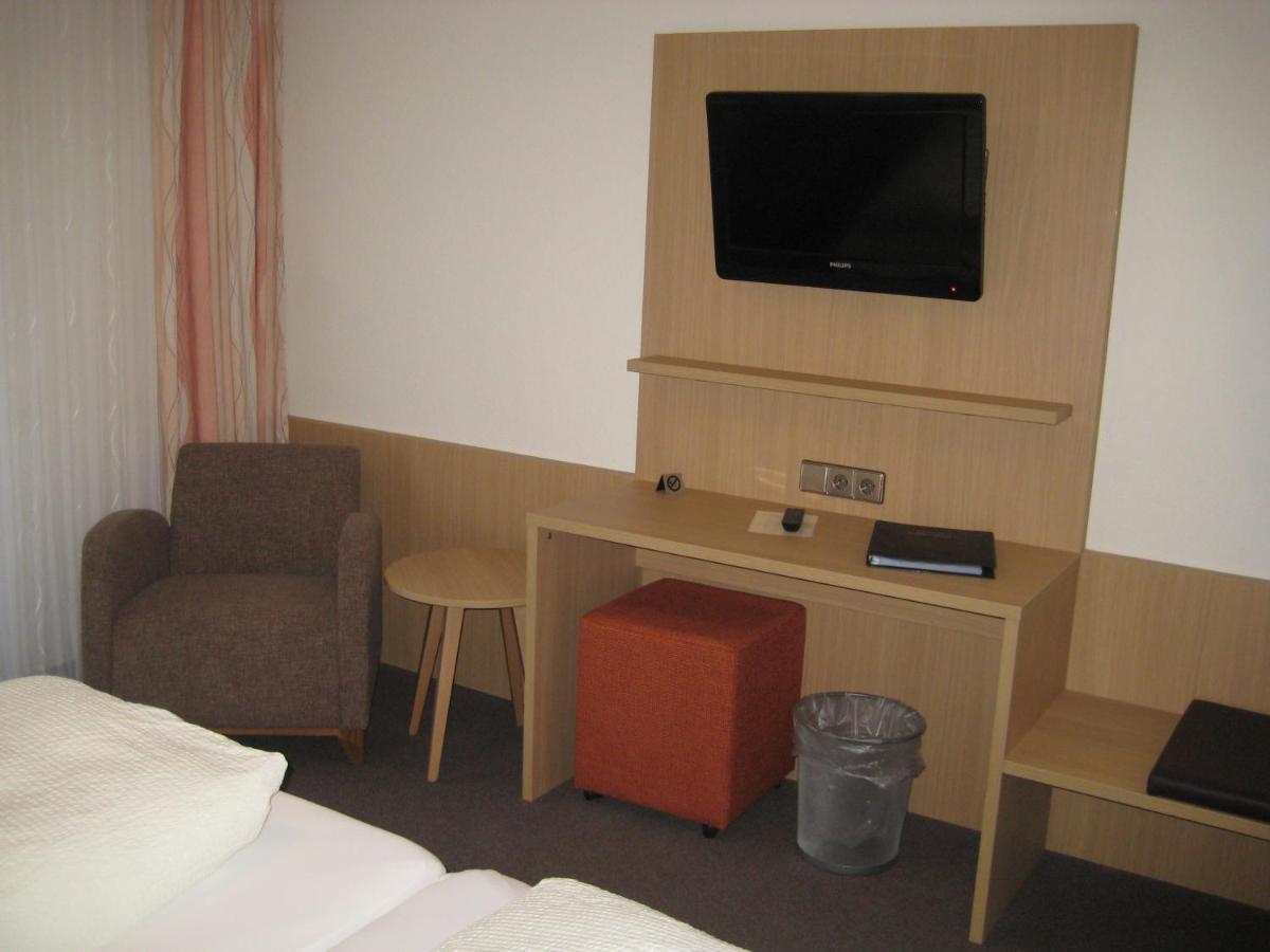 לאוף Hotel Zur Linde מראה חיצוני תמונה